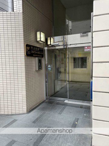 スカイコート横浜日ノ出町の玄関写真