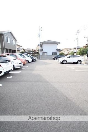 ベルポスト松縄Ⅱ[1LDK/49.44m2]の駐車場
