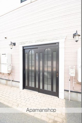 りぜーる・みさと 弐番館の玄関写真