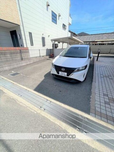 和歌山県和歌山市小松原５丁目[1K/27m2]の駐車場1