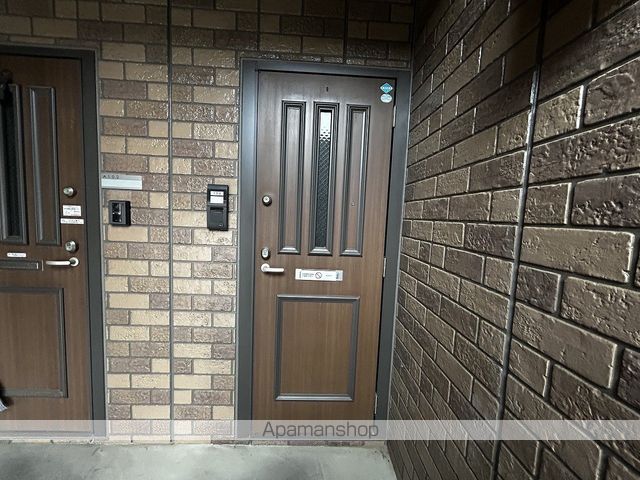 ファミール ABの玄関写真