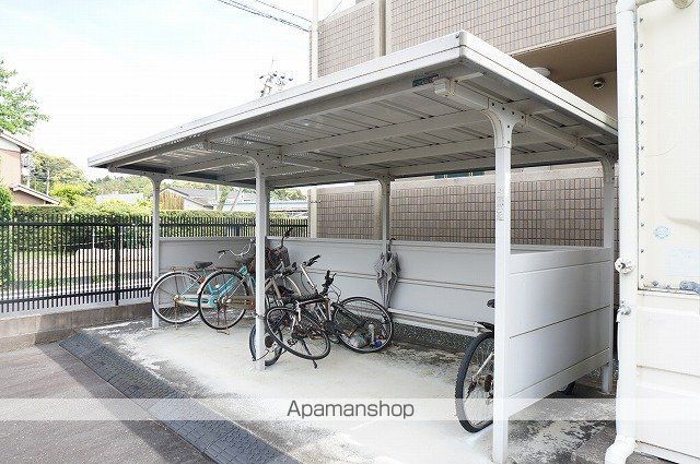 袋井市 3階建 築18年の外観写真