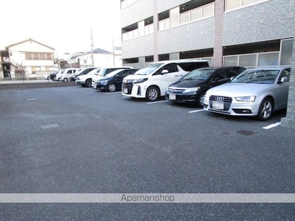 ＫＡＺＵ市川[2LDK/59.12m2]の駐車場