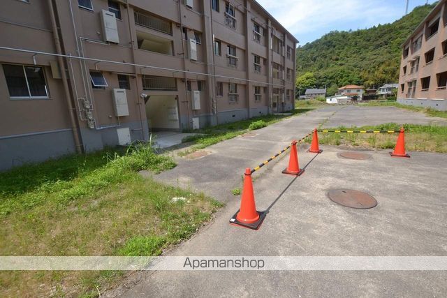 エメローズ安芸津2号棟の玄関写真