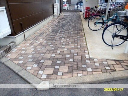 レオパレス１０ハウス[1K/26.08m2]のエントランス