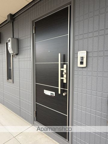グランディアス 壱番館の玄関写真