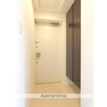 ミリアレジデンス中野坂上[1LDK/42.37m2]の玄関