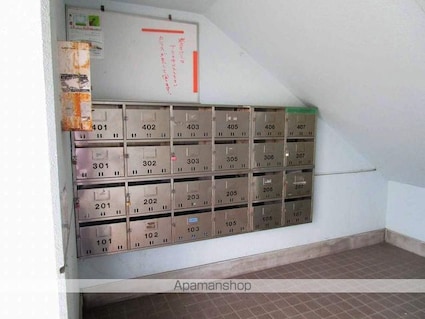 コーポエンゼル[3DK/55m2]の共用部1