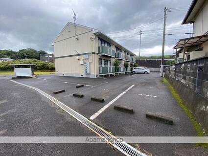 チェリータウン川東Ａ・Ｂ棟[2DK/45.34m2]の駐車場