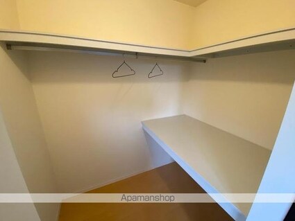 シャーメゾン空港通りＡ棟[2LDK/68.68m2]の収納