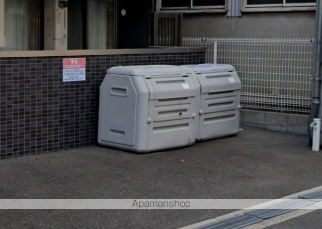 グランエクラ 勝山南の玄関写真