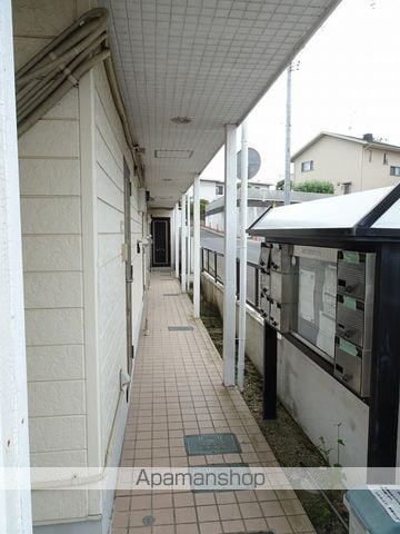 ホワイトパレス笠神IIの玄関写真