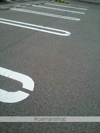 パーク　アクシスＡ[1LDK/32.44m2]の駐車場5