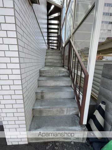 ホワイトパレスキタダIIIの玄関写真