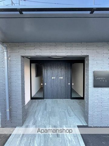 CARRERA行啓通の内装写真