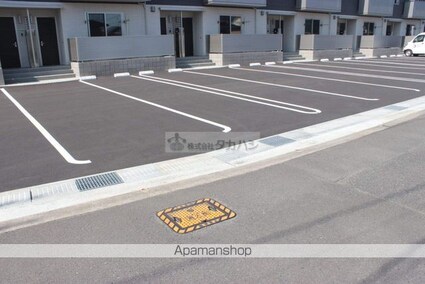 リヤンＡＪⅢ[2LDK/52.84m2]の駐車場