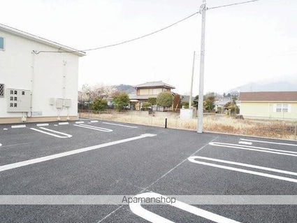 トラスト　Ⅰ[2LDK/58.7m2]の駐車場