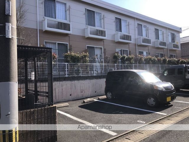 レオパレスマウンドの玄関写真