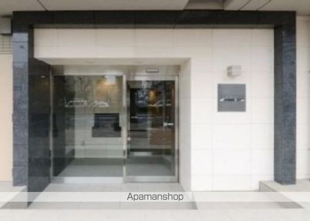 レジディア高円寺の玄関写真