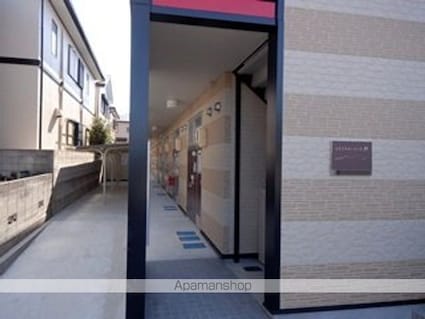 レオパレスアルプル[1K/20.28m2]のエントランス2