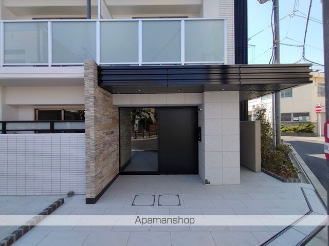 ALIVIS緑橋の玄関写真