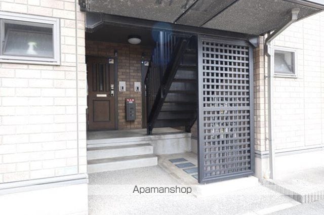 サニーフラット若園 D棟の玄関写真