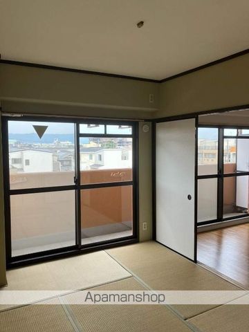 ブルースカイの内装写真