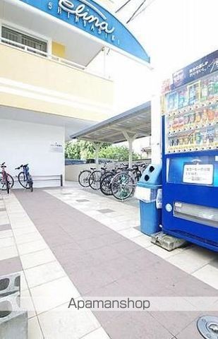 エリーナ新屋敷の玄関写真
