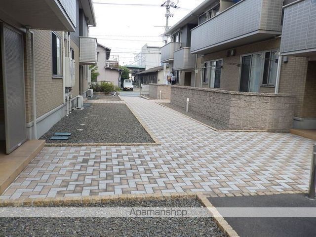 ローゼンシュタット B棟の玄関写真