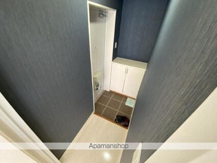 フェリス本町通り[1R/35.97m2]の玄関