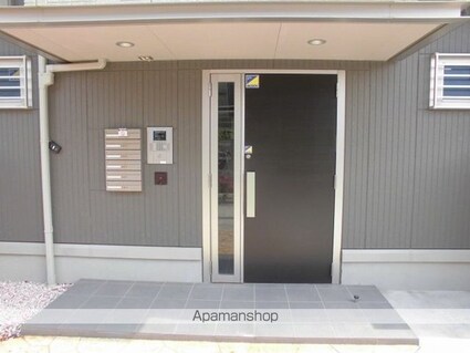 リドアイカ　Ｂ棟[2LDK/52.27m2]のエントランス