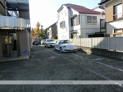 パレス・ファンテーヌ[1LDK/40.6m2]の駐車場