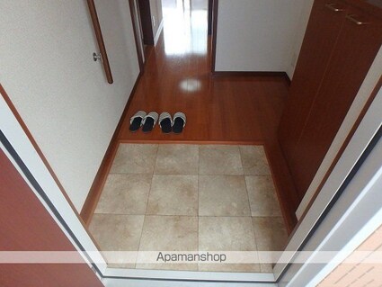 シャンブル　クレール　Ａ・Ｂ[1R/36.27m2]の玄関