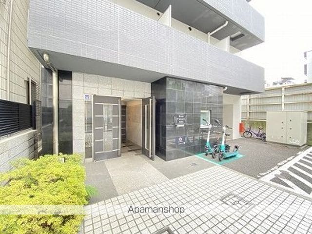 メインテラス上野の玄関写真