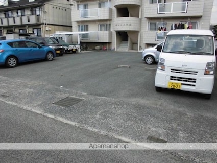 ブランシェ中須[3DK/55.13m2]の駐車場1
