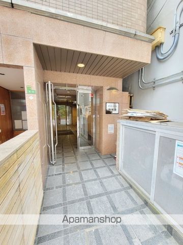 オリエンタル西天満の玄関写真
