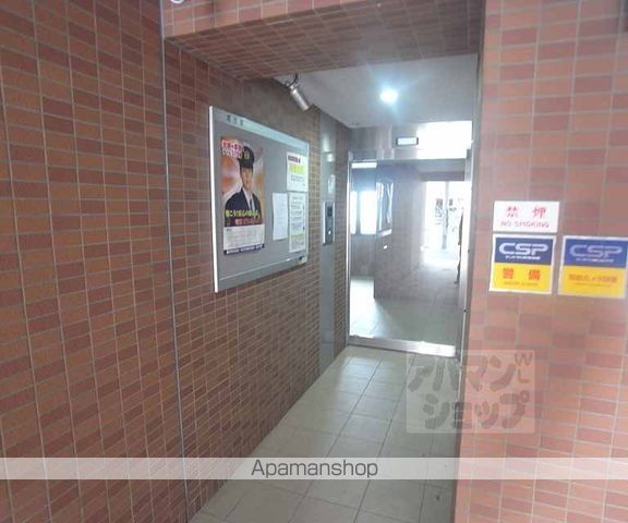 グリシーヌ京都西院の玄関写真