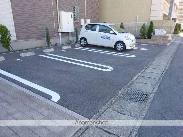 コンフォルトくろだ[1LDK/52.99m2]の駐車場4