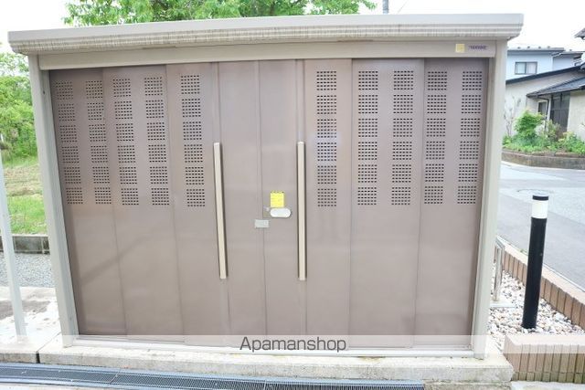 秋田市 2階建 築11年の周辺写真