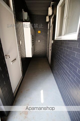 Y’S環状通東の玄関写真