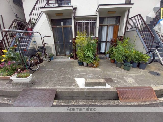 四宮ハイツ香里園の玄関写真
