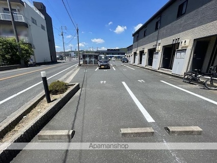レオパレスモア[1K/23.61m2]の駐車場2
