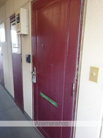 丸和ビルの玄関写真