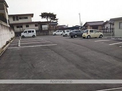クレイノ半田東Ｄ[1K/29.02m2]の駐車場