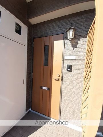 EDELHEIGHTS 1号館の玄関写真