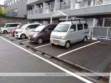 サンハイツ吉田[1K/18.5m2]の駐車場