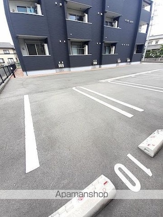 エクイティ[1LDK/41.26m2]の駐車場1