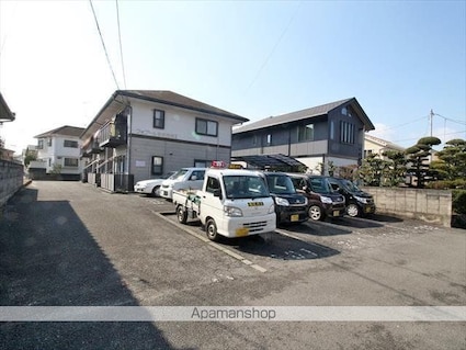 フォブール石手白石Ⅱ[2DK/43.06m2]の駐車場1
