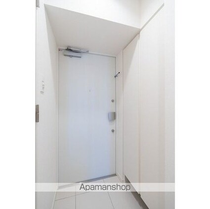 コンフォリア・リヴ新中野ＳＯＵＴＨ[1DK/25.42m2]の玄関