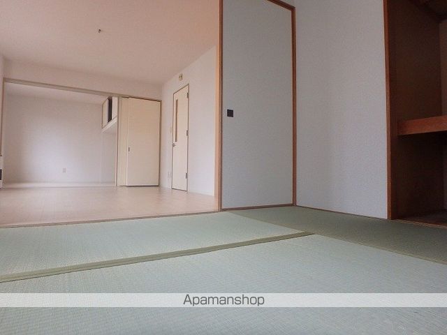 ハイグレード13の内装写真